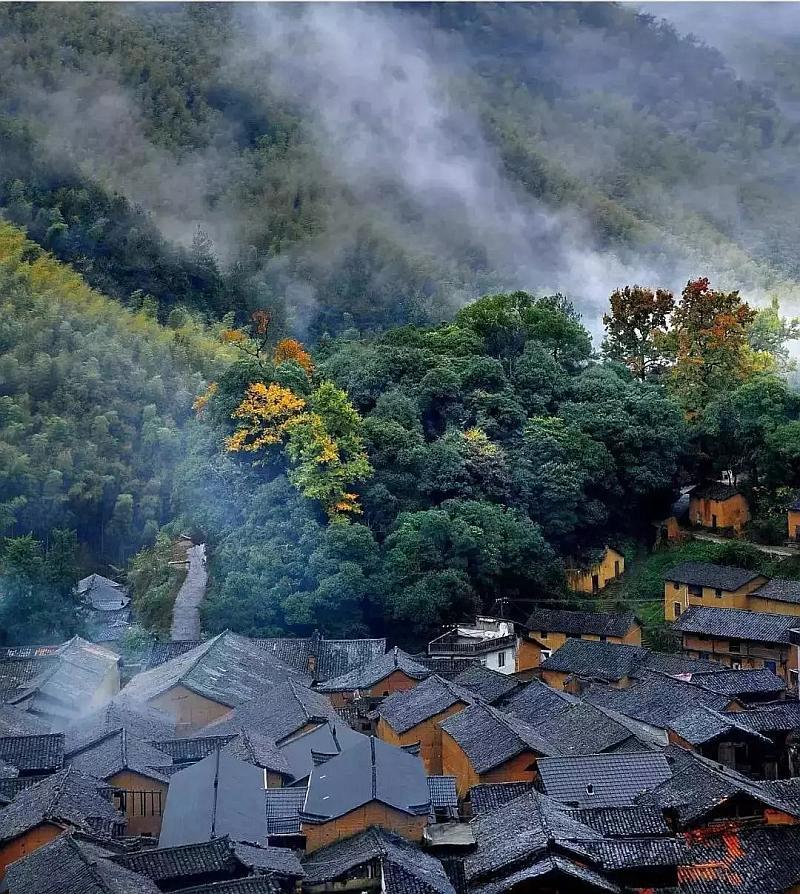 一纸家书寄一心思念，坚守岗位护一方安宁